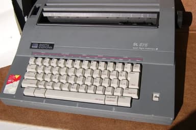 Smith Corona Electric Typewriter SL 575 - Spell Right Dictionary - Portable NEW Print Ribbon