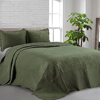 HOMBYS Oversized King Bedspreads 122"x138", Quilt Set Extra Wide & Lightweight Bedding Set, Soft, Durable & Breathable Coverlet for All Seasons, 3 PCS, (Olive Green, 122"x138")